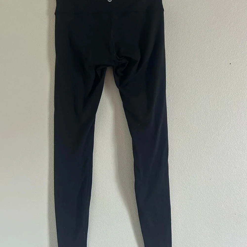 Lululemon black leggings size 6  31
